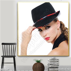 Tranh in spa cô gái đẹp