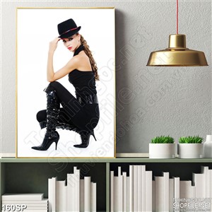 Tranh in uv cô gái mèo đen