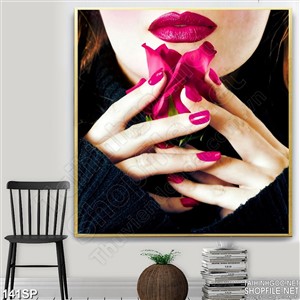 Tranh spa đôi môi hồng