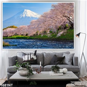 Tranh hàng anh đào dưới núi