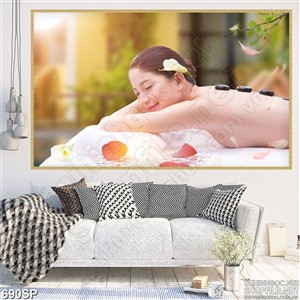 Tranh đẹp cô gái thư giãn đá nóng