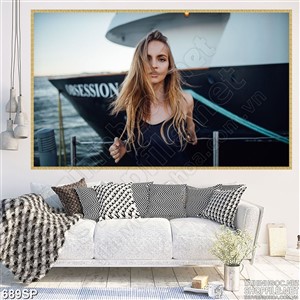 Tranh spa cô gái tóc vàng