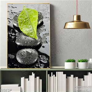 Tranh khổ dọc chiếc lá xanh