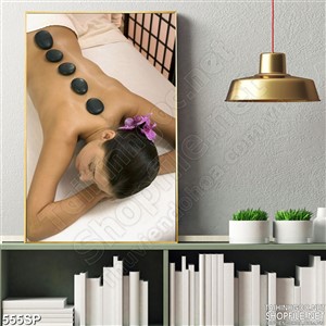 Tranh cô gái massage đá nóng