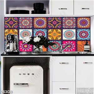 Tranh gạch in họa tiết nhỏ đa dạn màu sắc