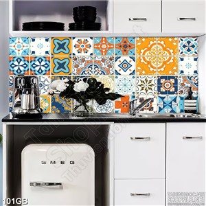 Tranh gạch in họa tiết đa dạng