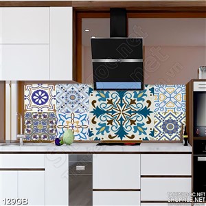 Tranh gạch in hoa văn xanh treo tường