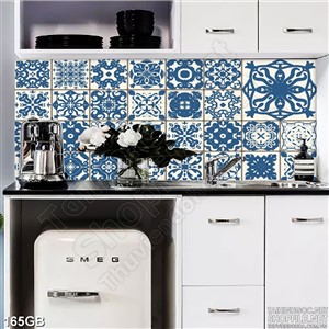 Tranh gạch in hoa văn chi tiết