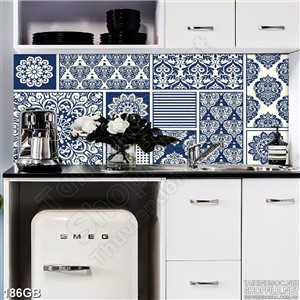 Tranh gạch in họa tiết sọc ngang