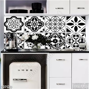 Tranh gạch ốp sàn in họa tiết đen trắng