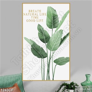 Tranh cây lá xanh vươn cao trên tường quán cà phê
