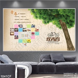 Tranh tán lá xanh bên bức tường cũ quán cà phê