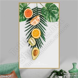 Tranh những lát cam tươi trên chiếc lá trang trí quán cà phê