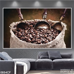 Tranh chiếc bì đựng đầy hạt cà phê nguyên chất
