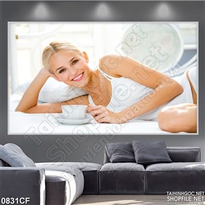 cô gái nằm bên tách cà phê 3d