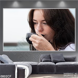 Tranh cô gái đang uống ly cà phê in uv