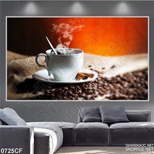 Tranh tách cà phê nóng đang bốc khói trên bàn