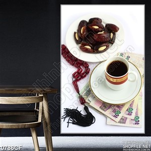 Tranh những chiếc bánh hạnh nhân bên tách cà phê