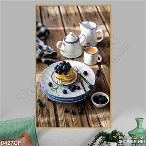 Tranh chiếc bánh kem nho tươi bên ly cà phê