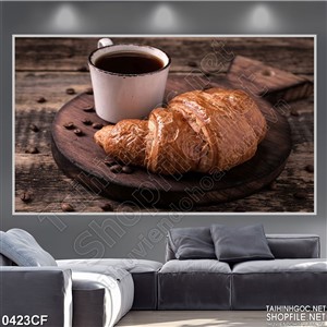 Tranh chiếc bánh mỳ nướng bên cốc cà phê đen