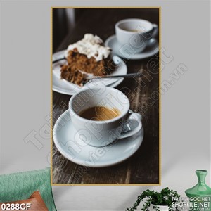 Tranh ly cà phê sữa bên điểm tâm sáng