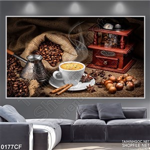 Tranh ly cà phê sữa bên bàn hạnh nhân treo tường