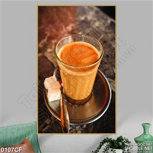 Tranh ly cà phê sữa sài gòn trên bàn ăn