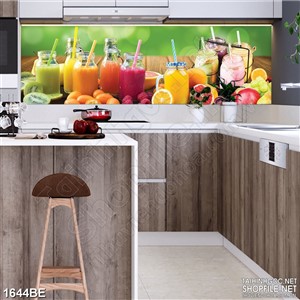 Tranh psd bếp những chai nước ép thủy tinh