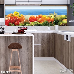 Tranh psd bếp chiếc bàn đầy rau củ trên bờ biển