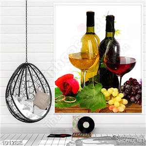 Tranh dán bếp hai ly rượu vang trên bàn ăn