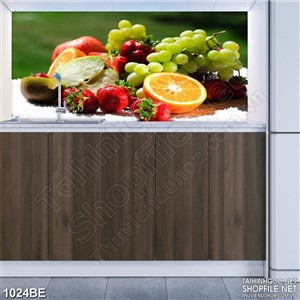 Tranh trái cây tươi trong nắng treo bếp