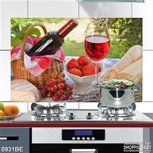 Tranh in uv bếp chiếc bàn ăn ngoài trời