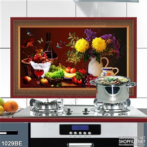 Tranh psd bếp chiếc bàn ăn đầy hoa và rượu