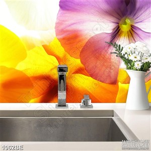 Tranh những đóa hoa xinh treo bếp