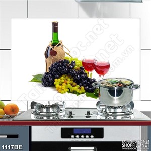 Tranh chai rượu sâm panh trên bàn ăn treo bếp