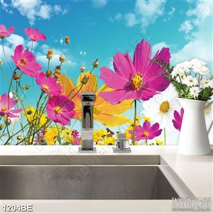 Tranh rừng hoa đầy màu sắc treo tường bếp