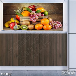Tranh hoa quả tươi bên góc bếp