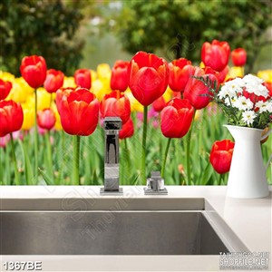 Tranh treo bếp cánh đồng hoa tulip