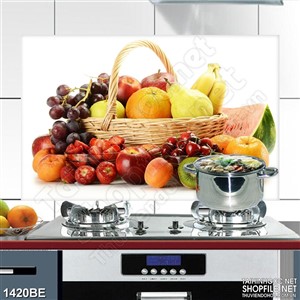 Tranh giỏ trái cây tươi trên bàn treo bếp Tranh giỏ trái cây tươi trên bàn treo bếp