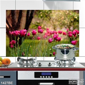 Tranh hoa tulip trong rừng in uv bếp