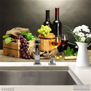 Tranh in bếp rượu vang làm từ những chùm nho