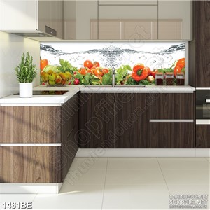 Tranh psd bếp những trái cà chua ngâm trong nước