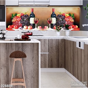 Tranh bếp những trái đào tiên bên chai rượu vang