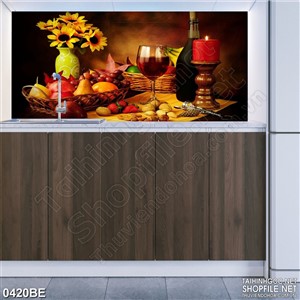 Tranh bếp chiếc bàn ăn với ánh nến trong đêm