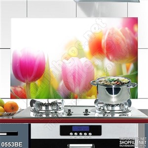 Tranh in uv treo bếp hoa tulip trước bình minh