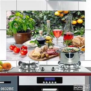 Tranh chiếc bàn ăn đơn sơ treo bếp