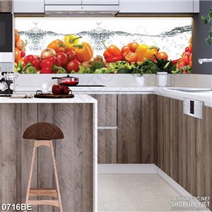 Tranh rau củ quả trong dòng nước mát in bếp