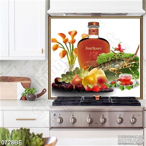 Tranh chai rượu ngoại trên bàn ăn treo bếp