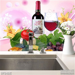 Tranh rượu vang bên bàn ăn treo tường bếp