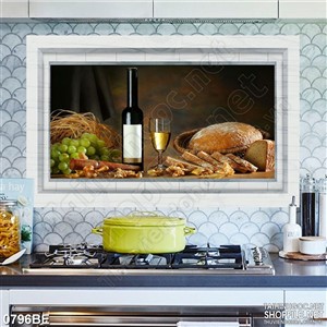 Tranh bếp chiếc bánh mì lớn trên bàn rượu